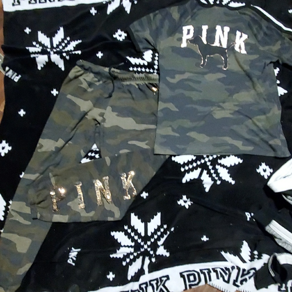 Vs pink bling camo outfit